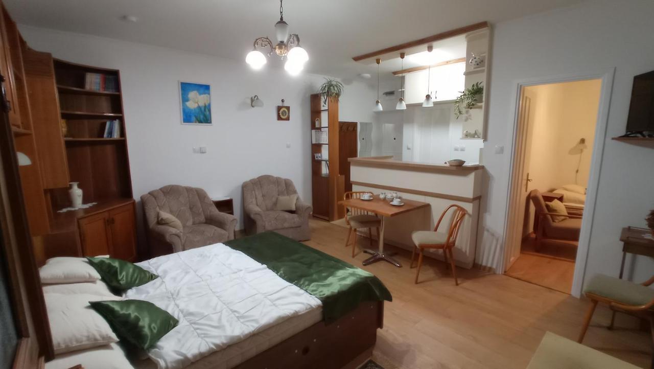 Londira Apartman Hévíz Eksteriør bilde